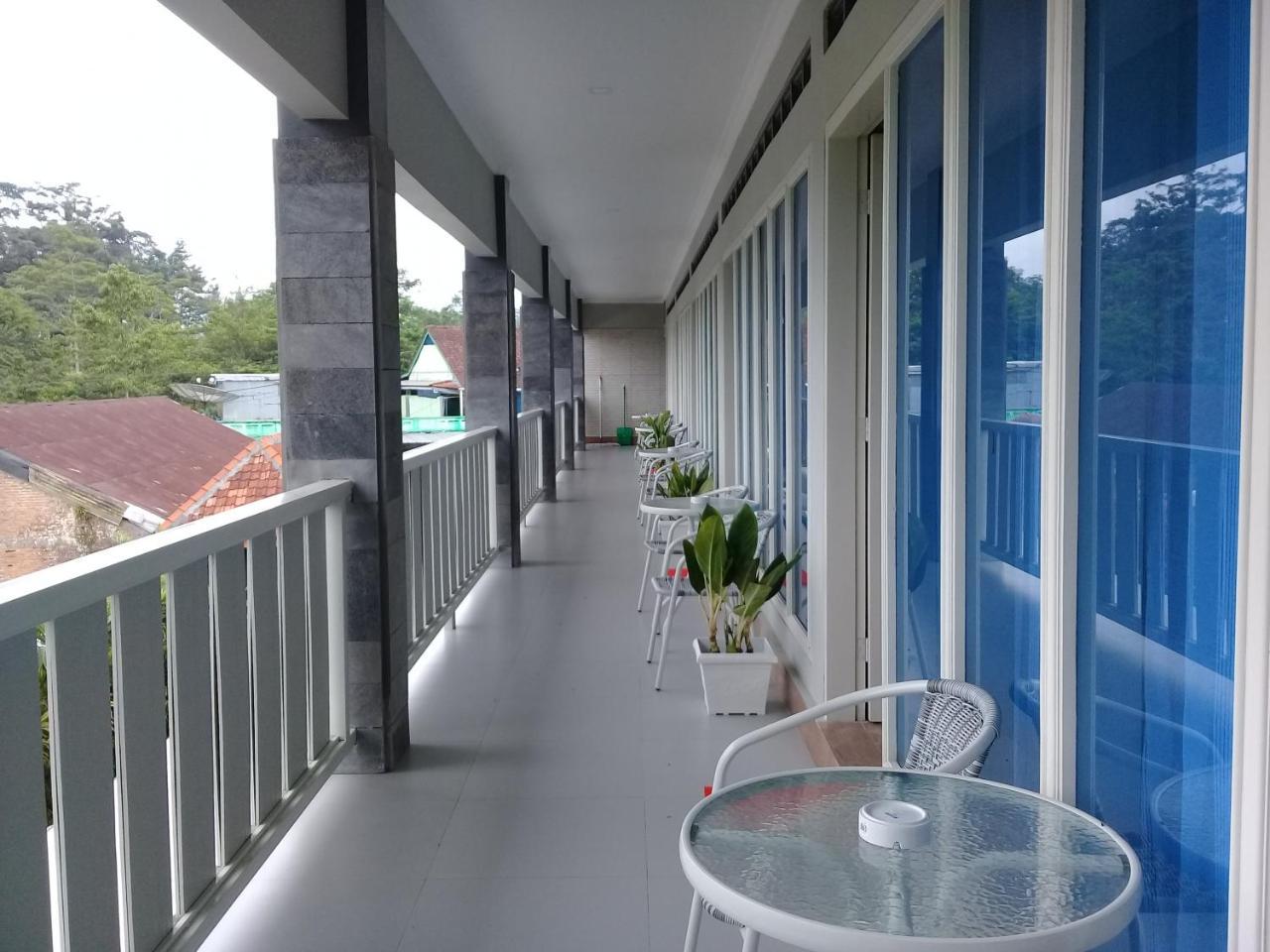 Wisma Lovebird Kalianget Exteriör bild